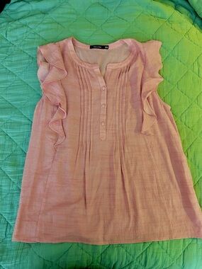 Doe & Rae Pink Pintuck Ruffle Sleeveless Blouse